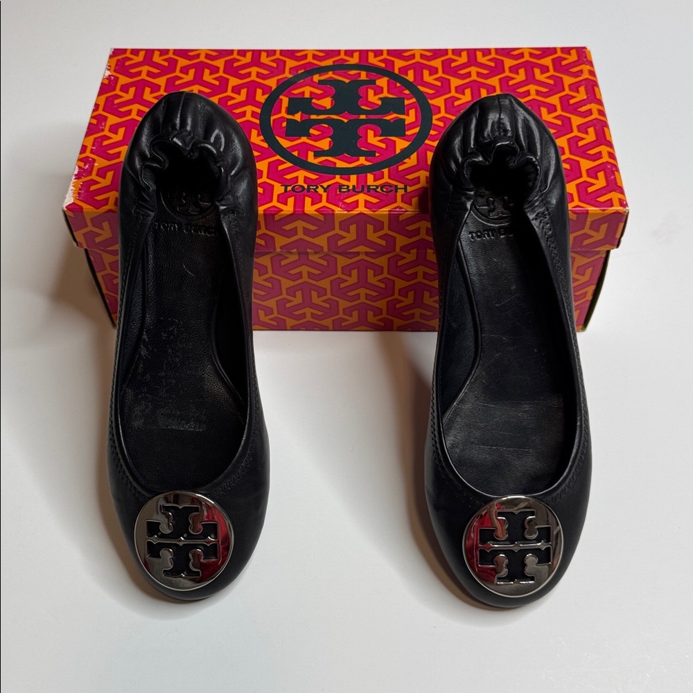 Tory Burch classic Reva ballet flat with silver logo - Picture 3 of 9